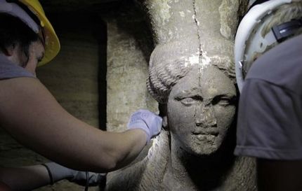 karyatides