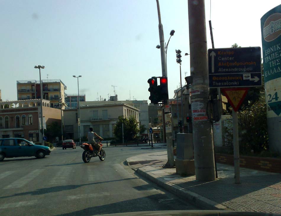 Ρεκόρ παρανομίας …και θράσσους