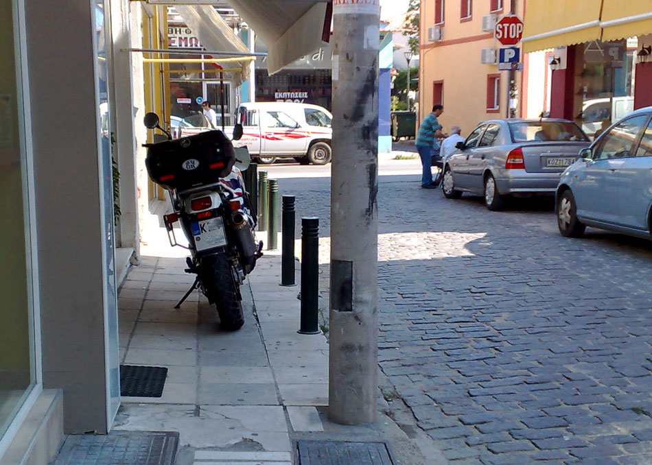 ΚΑΚΟΜΑΘΗΜΕΝΟΣ ΜΕ ΔΙΚΥΚΛΟ…