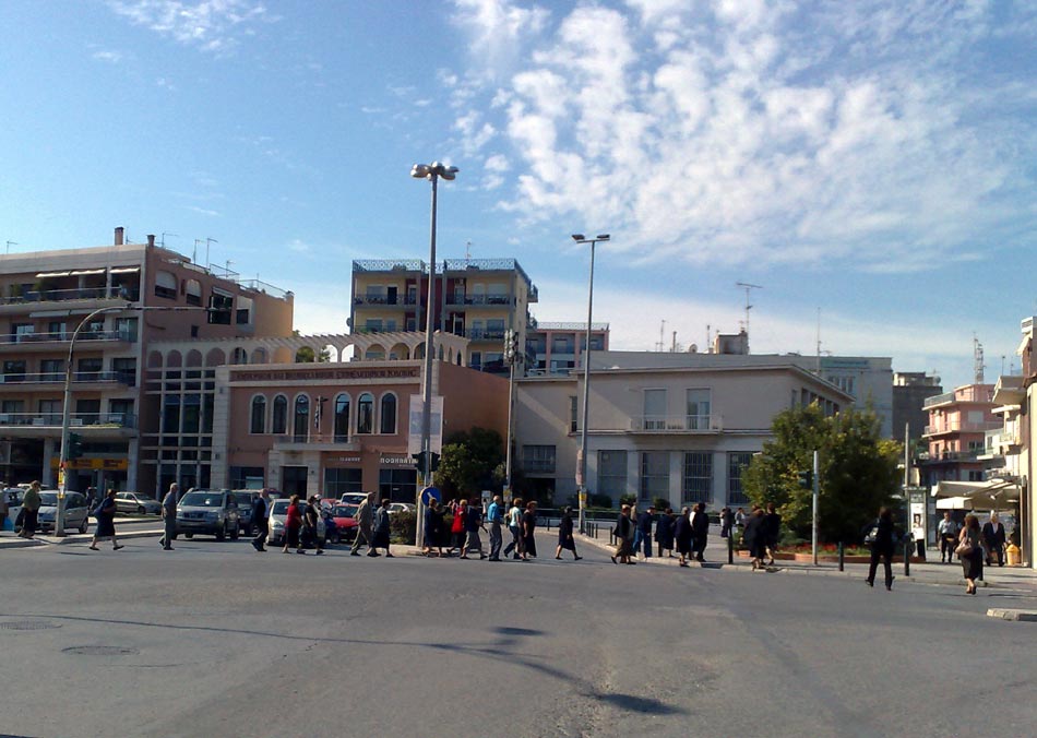 Επισκέπτες στο κέντρο της πόλης