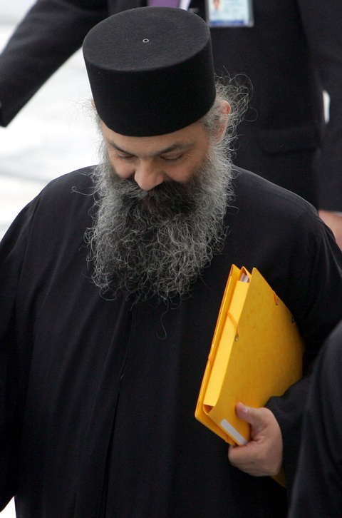 Κομμουνιστής και ενάντιος στους παπάδες στα νιάτα του δήλωσε ο Αρσένιος