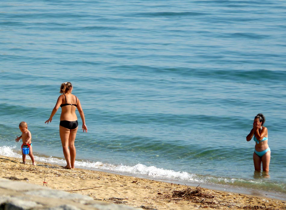 Τα μπάνια στις παραλίες της Περιφέρειας συνεχίζονται!
