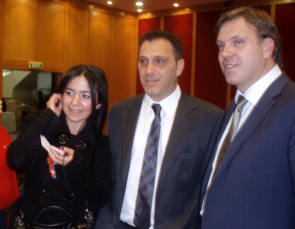 ΚΟΜΟΤΗΝΑΙΟΙ ΔΙΑΠΡΕΠΟΥΝ ΣΤΗΝ ΑΘΗΝΑ