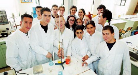 ΓΙΑ ΤΑ 25 ΧΡΟΝΙΑ ΤΗΣ ΙΑΤΡΙΚΗΣ ΣΧΟΛΗΣ