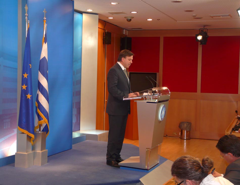 ΣΚΛΗΡΗ ΑΠΑΝΤΗΣΗ ΤΗΣ ΚΥΒΕΡΝΗΣΗΣ ΠΡΟΣ ΤΗΝ “ΤΡΟΪΚΑ”
