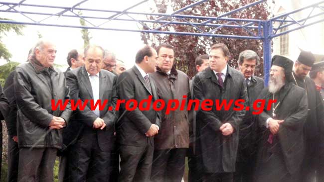 ΜΙΑ ΠΑΡΕΛΑΣΗ ΠΟΥ ΘΑ ΤΟΥΣ ΜΕΙΝΕΙ ΑΞΕΧΑΣΤΗ – ΜΟΥΣΚΕΜΑ ΜΕΣΑ ΣΤΗΝ ΠΑΓΩΝΙΑ ΟΙ ΕΠΙΣΗΜΟΙ, ΕΤΡΕΜΑΝ ΟΛΟΚΛΗΡΟΙ!