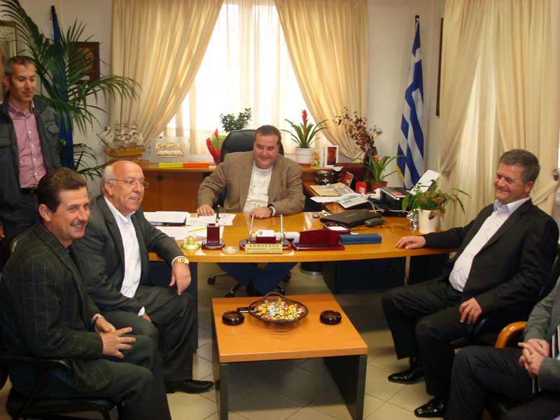 ΕΠΙΣΚΕΨΗ ΤΟΥ ΔΗΜΑΡΧΟΥ ΜΑΡΜΑΡΑ ΕΡΕΓΛΙΣΙ ΙΜΠΡΑΗΜ ΟΥΓΙΑΝ ΣΤΟ ΔΗΜΑΡΧΟ ΜΑΡΩΝΕΙΑΣ – ΣΑΠΩΝ ΗΛΙΑ ΙΩΑΝΝΑΚΗ