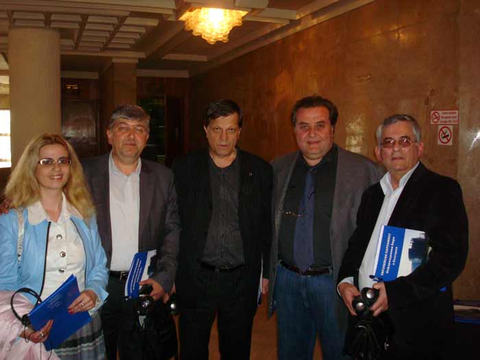 ΣΤΗΝ ΠΕΡΙΦΕΡΕΙΑ ΣΜΟΛΙΑΝ Ο ΗΛΙΑΣ ΙΩΑΝΝΑΚΗΣ ΓΙΑ ΔΙΑΣΥΝΟΡΙΑΚΕΣ ΕΠΑΦΕΣ