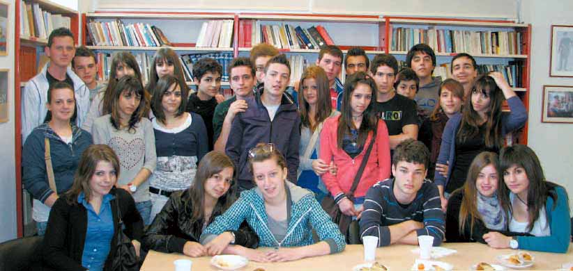 ΓΕΦΥΡΕΣ ΦΙΛΙΑΣ ΜΕΤΑΞΥ ΠΟΜΑΚΩΝ ΚΑΙ ΚΡΗΤΩΝ ΜΑΘΗΤΩΝ