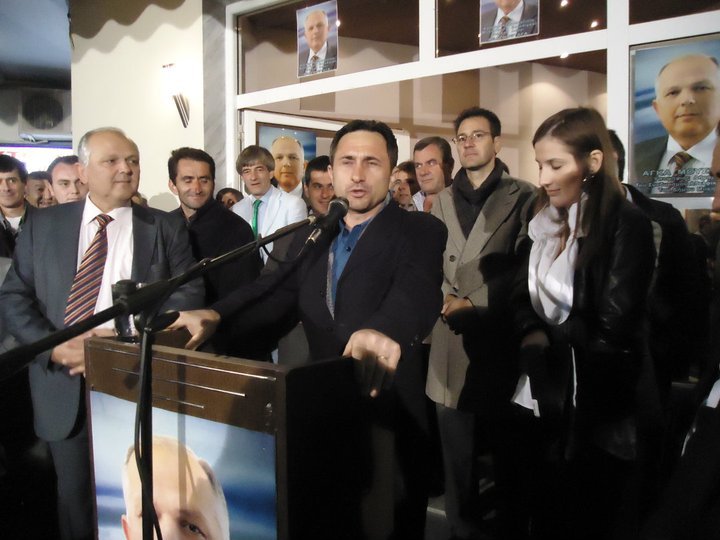 Χασάν Ιμπραχήμ: καλύτερα «επαγγελματίας πολίτης» δίπλα στους συμπολίτες μου παρά «επαγγελματίας πολιτικός» σε μέγαρα και λιμουζίνες!