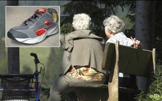 Παπούτσια με ενσωματωμένο GPS για ηλικιωμένους