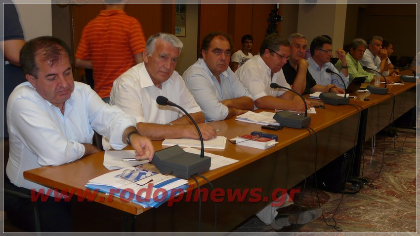 Χαμός στο Περιφερειακό Συμβούλιο: Πέτροβιτς και Μιχελής έβαλαν (ξανά) “αυτογκόλ” στον Γιώργο Παυλίδη!