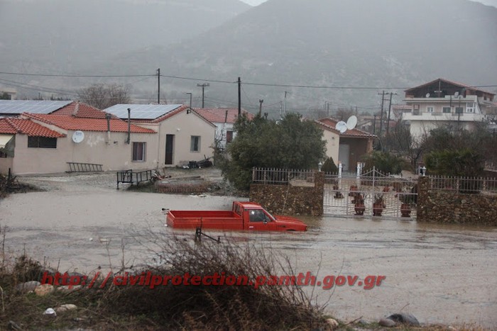 “Βούλιαξε” η Ροδόπη από τις βροχές και τα λιωμένα χιόνια – πλημμύρισαν χωριά και κάμποι