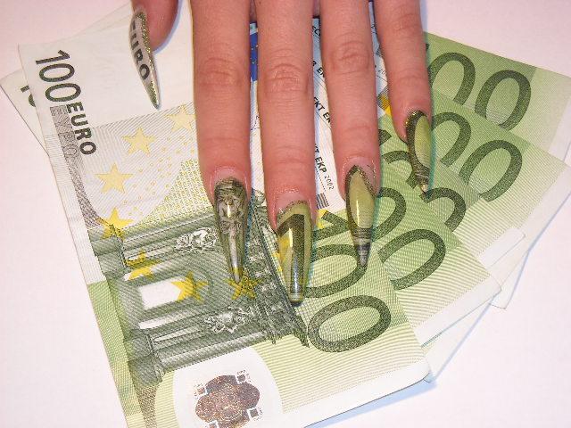 154.000 μόνο για το ΦΠΑ zητά με την αγωγή της η δημοσιογράφος της Δράμας Σοφία Μπουδακίδου