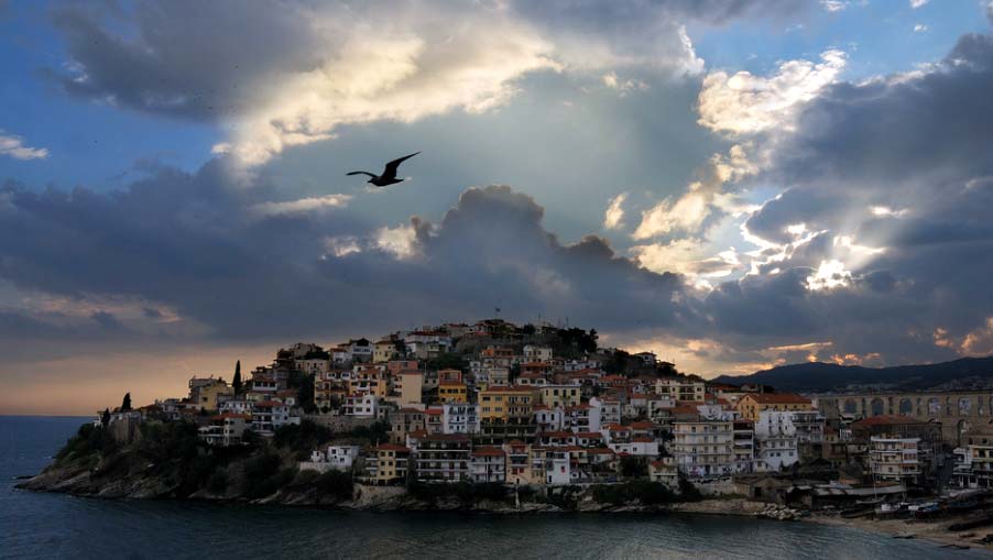 Καμία σημασία δεν δίνουν στις τουριστικές εκθέσεις και στα φυλλάδια οι τουρίστες που προτιμούν την Καβάλα