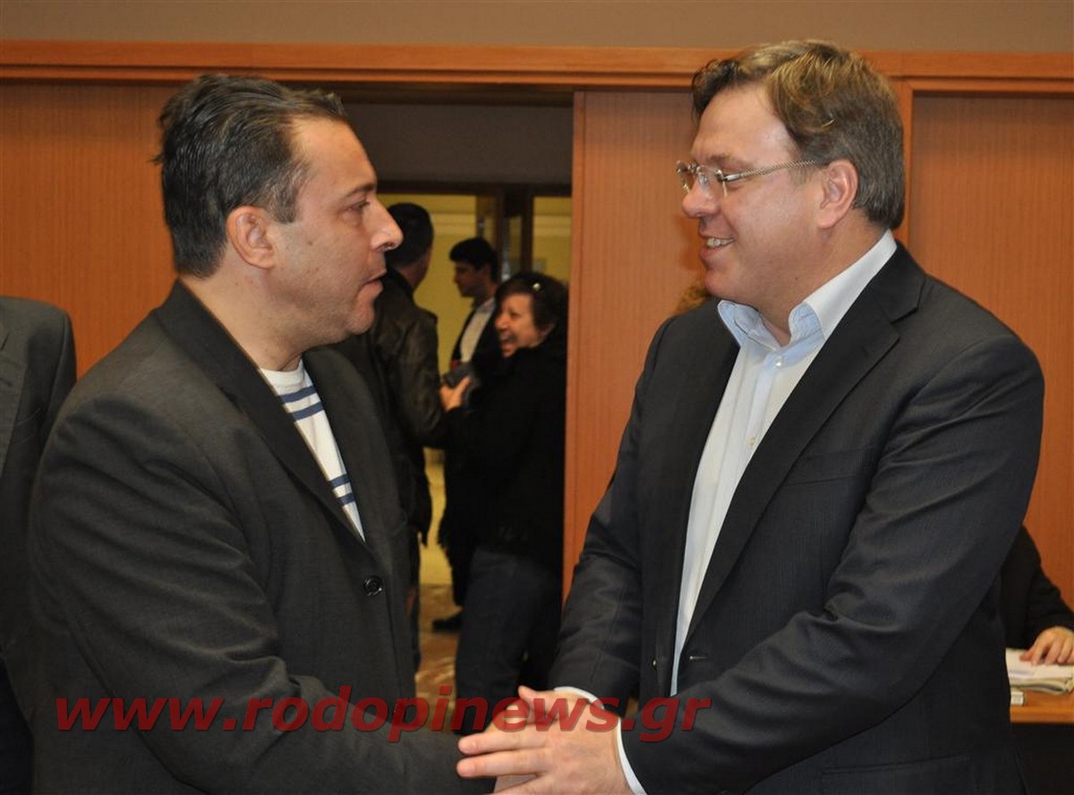 Εκλογές στο ΠΑΣΟΚ Ροδόπης: Περιοδία του Γιώργου Πεταλωτή στα εκλογικά κέντρα