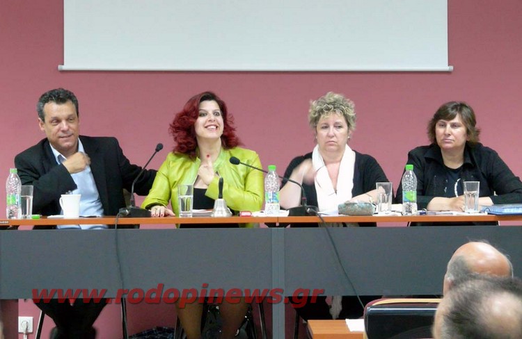 Περίπτερα, αλκόολ, τσόντες και τα …ελληνικά της Σιμπέλ στο Δημοτικό Συμβούλιο Κομοτηνής