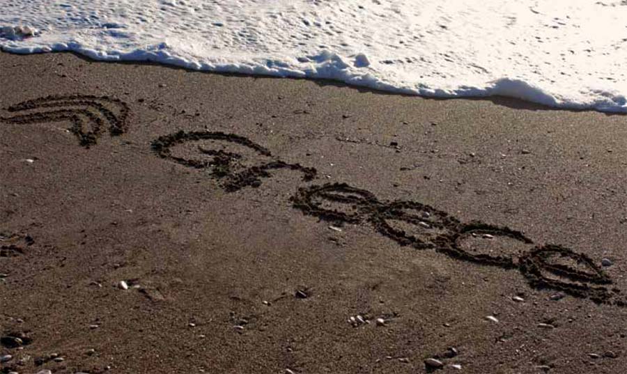 Δύο Ελλάδες παλεύουν μεταξύ τους, ας αποφασίσουμε ποιαν θα υποστηρίξουμε