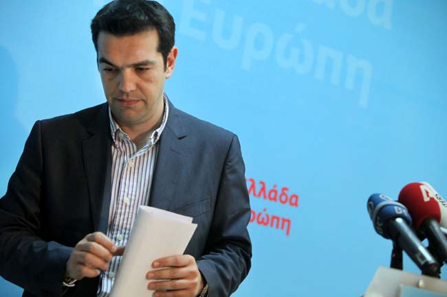 Bloomberg: Οι Ελληνες ψηφοφόροι πρέπει να κοιτάξουν πέρα από τα επικίνδυνα ψέματα του ΣΥΡΙΖΑ