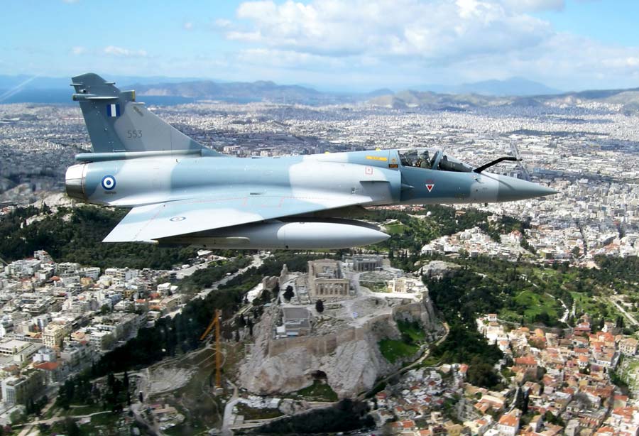 Ακόμη και με χωρίς φράγκο (…ή Φράγκο!) οι Ελληνες είναι εδώ: Μήνυμα της Πολεμικής Αεροπορίας προς κάθε παραλήπτη
