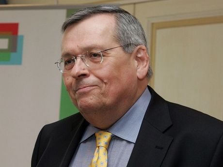 Στέφανος Μάνος: Τι θα γίνει με το μνημόνιο;