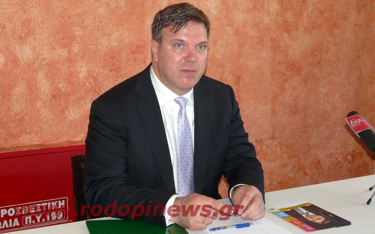 Γιώργος Πεταλωτής: Ρίχνει το “μπαλάκι” σε Δένδια και Βενιζέλο για το θέμα των λαθρομεταναστών