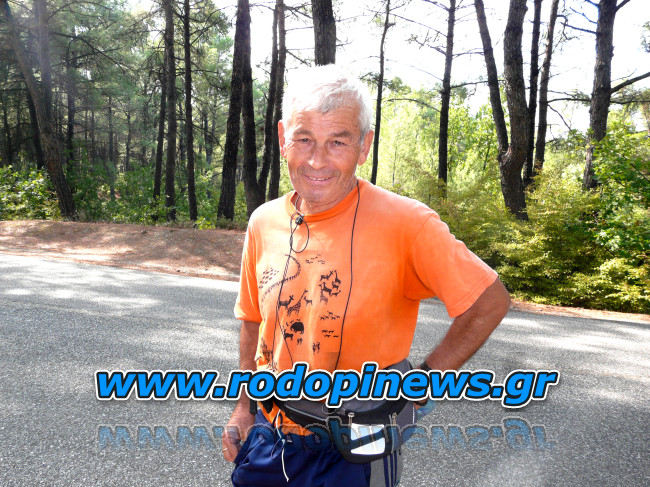 Αριστείδης Τρικούπης: Ανεβαίνει για 30 χρόνια καθημερινά στην Νυμφαία με τα πόδια και συναγωνίζεται 25άρηδες στην αντοχή