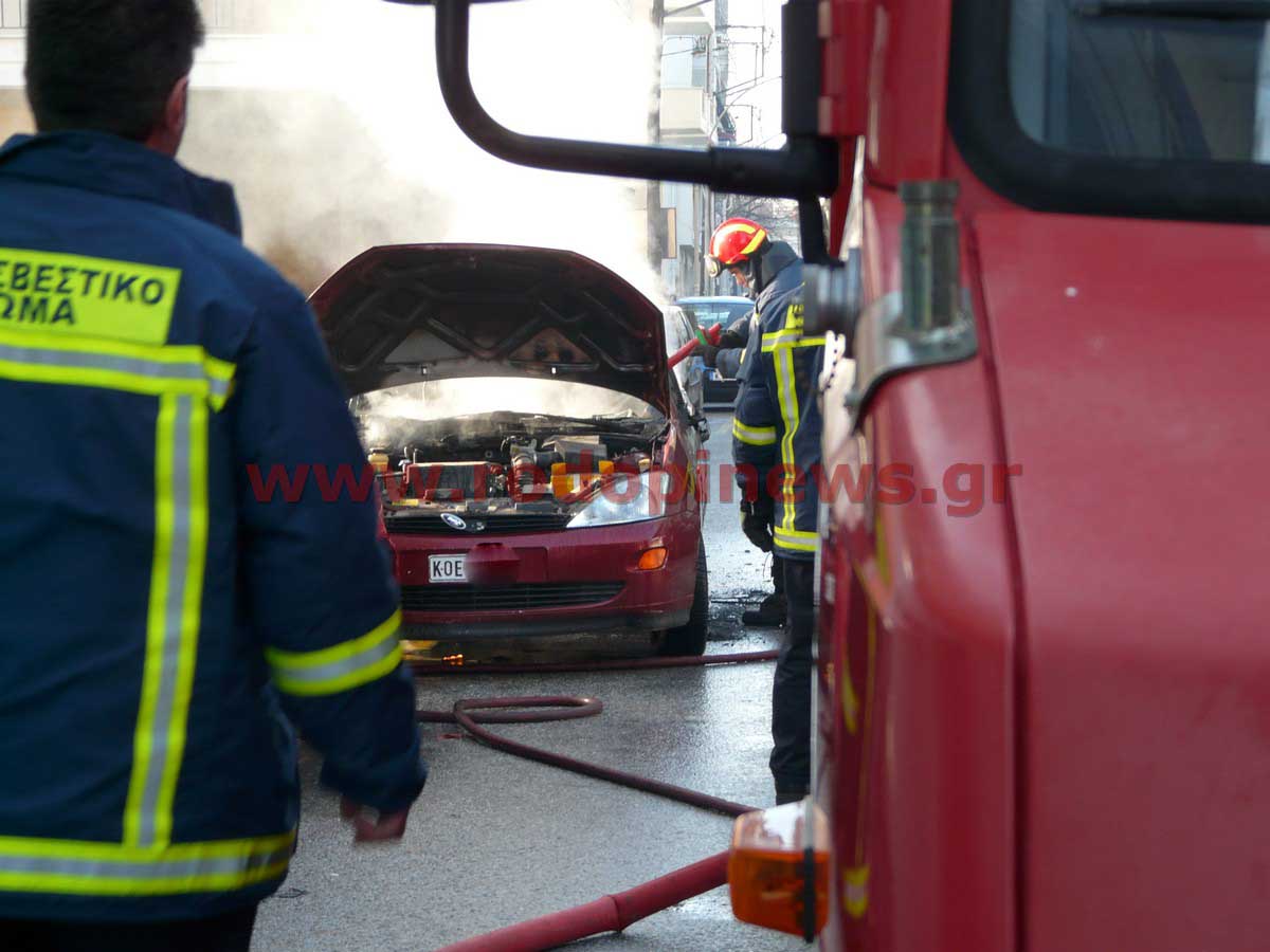 Φωτιά πίσω από το Τουρκικό Προξενείο Κομοτηνής κατέστρεψε ολοσχερώς σταθμευμένο όχημα
