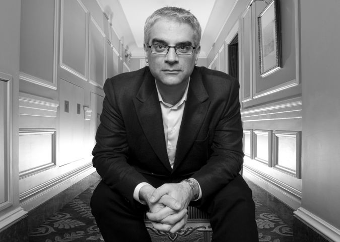 Νικόλας Χρηστάκης: ο καθηγητής του Χάρβαρντ που απέδειξε ότι η ευτυχία είναι ιός