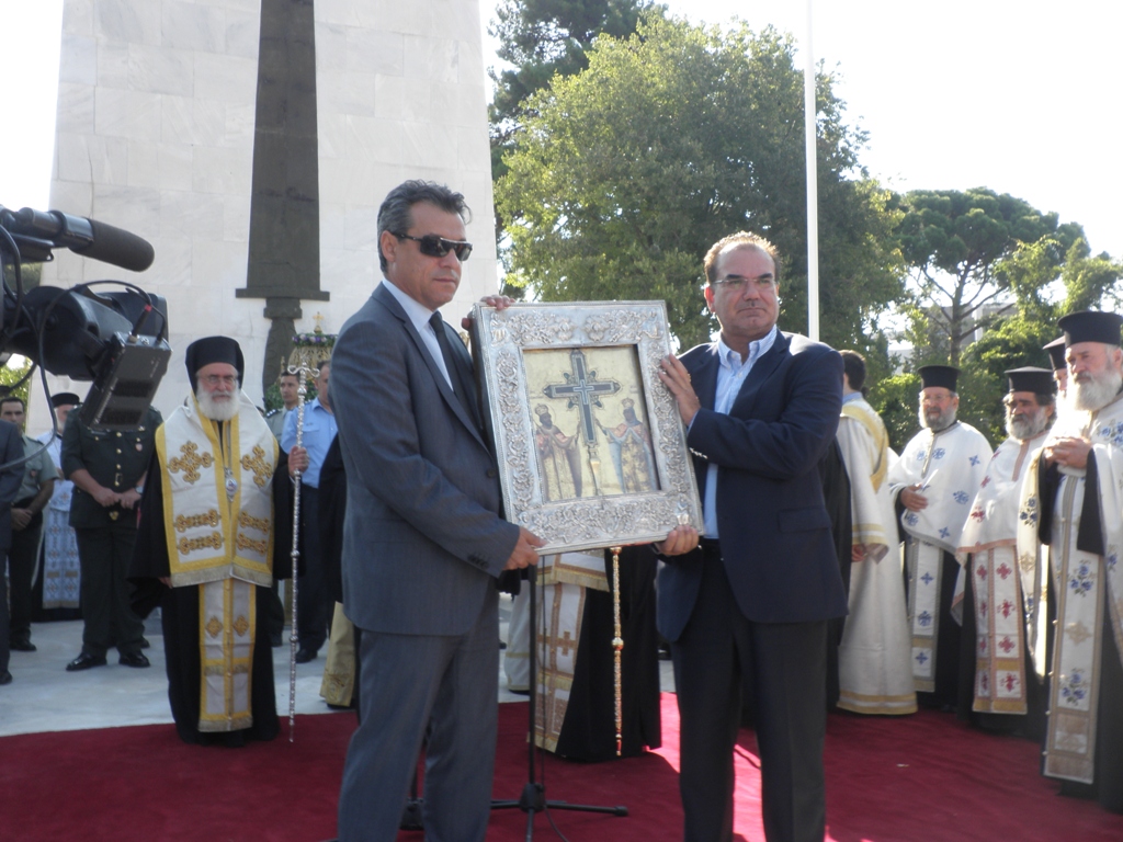Επίσημη υποδοχή του “Τιμίου Σταυρού” από αρχές και λαό στην Κομοτηνή