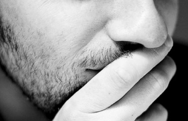 Φιλοθέη Βαρσάμη: Ο βλάκας που επιμένει ακόμα και σήμερα να αγαπά τη χώρα που δεν τον αγαπάει