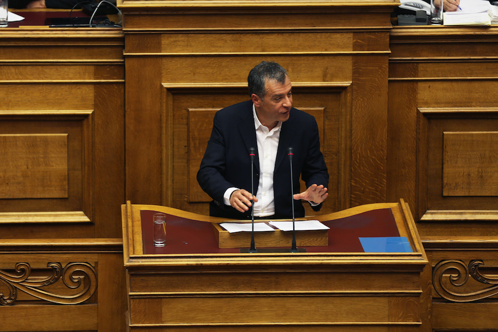 ΤΟ ΠΟΤΑΜΙ: ΤΟ ΜΕΤΑΜΝΗΜΟΝΙΑΚΟ ΚΙΝΗΜΑ ΚΟΝΤΡΑ ΚΟΝΤΡΑ ΣΤΗΝ ΑΡΕΝΑ ΤΗΣ ΜΙΖΕΡΙΑΣ