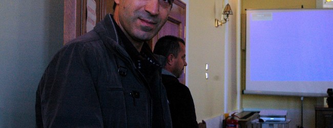 ΚΩΣΤΑΣ ΚΑΡΑΪΣΚΟΣ: ΤΑΞΙΑΡΧΕ ΠΑΝΑΝΑ, ΥΠΟΚΛΙΝΟΜΑΙ