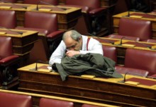 ΣΤΟ ΕΠΙΚΕΝΤΡΟ ΤΟΥ ΦΩΤΟΓΡΑΦΙΚΟΥ ΕΝΔΙΑΦΕΡΟΝΤΟΣ Ο ΒΟΥΛΕΥΤΗΣ ΕΒΡΟΥ ΔΗΜΗΤΡΗΣ ΡΙΖΟΣ