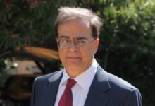 ΚΑΤΗΓΟΡΟΥΜΕΝΟΣ Ο ΧΑΡΔΟΥΒΕΛΗΣ – ΕΒΓΑΛΕ ΕΞΩ ΧΡΗΜΑΤΑ ΥΠΟ ΤΟΝ ΦΟΒΟ “ΜΗΠΩΣ ΚΑΤΑΡΡΕΥΣΕΙ Η ΧΩΡΑ”