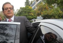 ΚΑΤΗΓΟΡΟΥΜΕΝΟΣ ΓΙΑ ΤΑ “ΞΕΧΑΣΜΕΝΑ” ΠΟΘΕΝ ΕΣΧΕΣ Ο ΧΑΡΔΟΥΒΕΛΗΣ