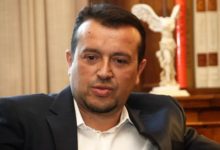 ΝΙΚΟΣ ΠΑΠΠΑΣ: Η ΕΛΛΑΔΑ ΛΗΣΤΕΥΘΗΚΕ ΑΠΟ ΤΟΥΣ ΒΑΡΟΝΟΥΣ ΤΩΝ ΜΜΕ