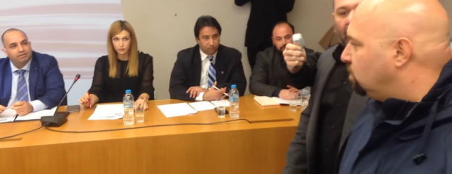 ΔΙΑΦΗΜΙΣΤΙΚΗ ΚΑΜΠΑΝΙΑ ΤΗΣ ΧΡΥΣΗΣ ΑΥΓΗΣ ΥΠΕΡ ΤΟΥ ΜΕΙΟΝΟΤΙΚΟΥ ΚΙΕΦ;