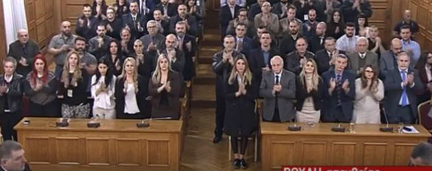 ΕΠΙΣΤΟΛΗ ΑΠΟ ΠΡΟΣΩΠΙΚΟΤΗΤΕΣ: Η ΕΡΤ ΝΑ ΑΠΟΜΟΝΩΣΕΙ ΤΗΝ ΧΡΥΣΗ ΑΥΓΗ