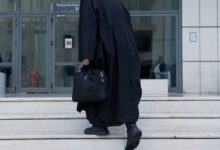 ΕΝΟΧΟΣ Ο ΙΕΡΕΑΣ ΚΑΙ Ο ΕΠΙ ΠΛΗΡΩΜΗ ΕΡΑΣΤΗΣ ΤΟΥ