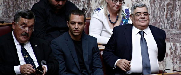 ΟΙ ΔΗΜΟΣΙΟΓΡΑΦΟΙ ΖΗΤΟΥΝ ΑΠΟΜΟΝΩΣΗ ΤΗΣ “ΧΡΥΣΗΣ ΑΥΓΗΣ”