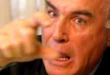 8 ΑΝΑΒΟΛΕΣ ΣΤΗΝ ΔΙΚΗ ΤΟΥ ΚΙΜΩΝ ΚΟΥΛΟΥΡΗ – ΠΕΡΑΣΕ 4 ΦΟΡΕΣ ΜΕ ΚΟΚΚΙΝΟ, ΕΒΡΙΣΕ ΚΑΙ ΠΑΤΗΣΕ ΑΣΤΥΝΟΜΙΚΟ