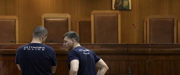 ΣΕ ΔΙΚΗ ΟΙ ΓΙΑΤΡΟΙ ΠΟΥ ΕΔΙΝΑΝ ΨΕΥΔΕΙΣ ΓΝΩΜΑΤΕΥΣΕΙΣ ΣΕ ΜΕΛΗ ΕΓΚΛΗΜΑΤΙΚΗΣ ΟΡΓΑΝΩΣΗΣ
