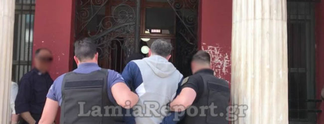 ΕΠΙΘΕΣΗ ΣΤΟΝ ΠΡΟΕΔΡΟ ΤΟΥ ΔΙΚΑΣΤΗΡΙΟΥ ΕΚΑΝΕ Ο ΑΛΚΕΤ ΡΙΖΑΪ