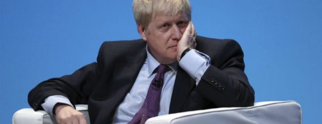 ΒΙΝΤΕΟ ΑΠΟΚΑΛΥΠΤΕΙ ΤΗΝ ΣΤΕΝΗ ΣΥΝΕΡΓΑΣΙΑ ΜΠΟΡΙΣ ΤΖΟΝΣΟΝ ΚΑΙ ΑΚΡΟΔΕΞΙΟΥ ΛΟΜΠΙΣΤΑ ΣΤΗΒ ΜΠΑΝΟΝ