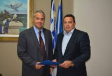 ΕΥΡΙΠΙΔΗΣ ΣΤΥΛΙΑΝΙΔΗΣ: ΜΕ FAKE NEWS ΚΑΙ ΔΕΛΤΙΑ ΤΥΠΟΥ – ΠΑΡΩΔΙΕΣ “ΕΠΙΑΣΕ ΗΔΗ ΔΟΥΛΕΙΑ”